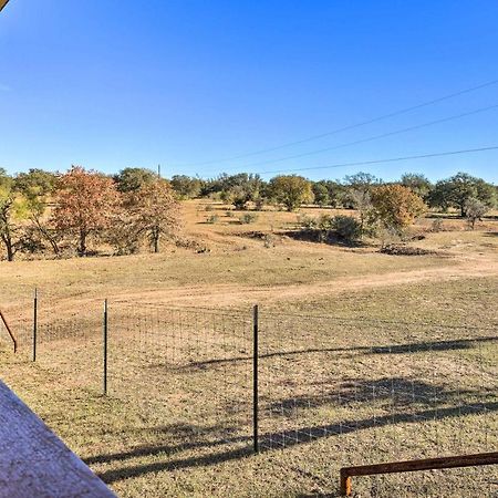 Cozy Fredericksburg Studio Near Wineries! Екстер'єр фото