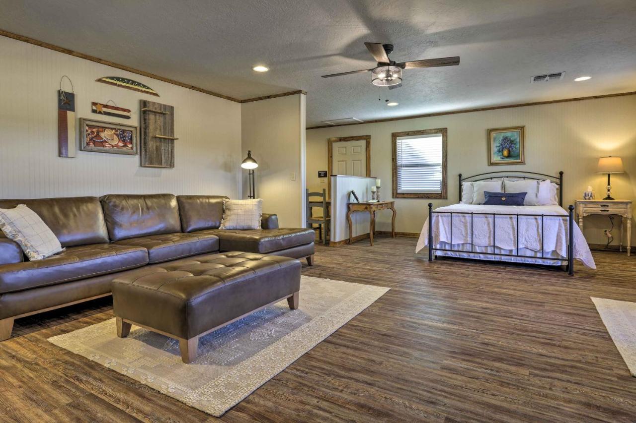 Cozy Fredericksburg Studio Near Wineries! Екстер'єр фото