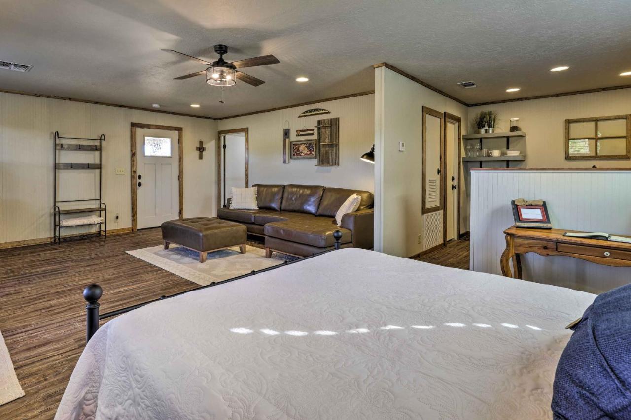 Cozy Fredericksburg Studio Near Wineries! Екстер'єр фото