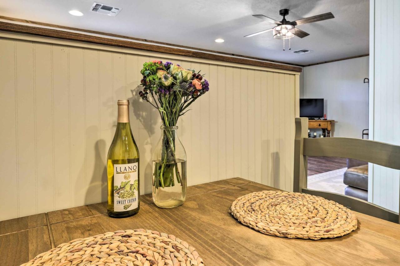 Cozy Fredericksburg Studio Near Wineries! Екстер'єр фото