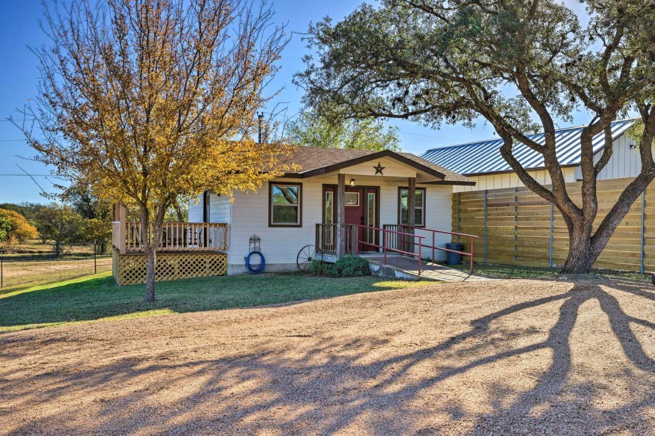 Cozy Fredericksburg Studio Near Wineries! Екстер'єр фото