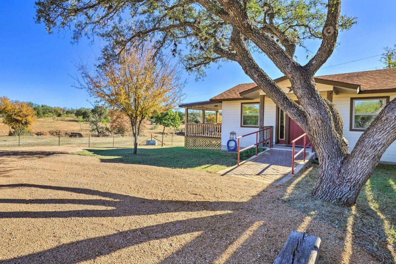 Cozy Fredericksburg Studio Near Wineries! Екстер'єр фото