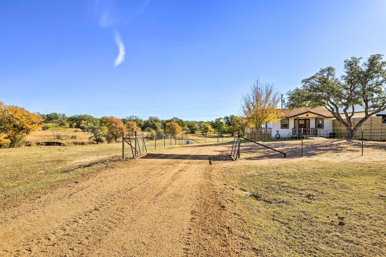 Cozy Fredericksburg Studio Near Wineries! Екстер'єр фото