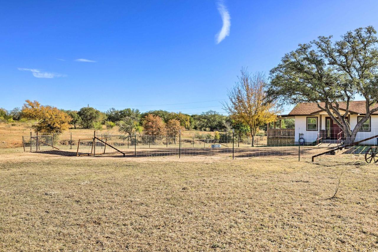 Cozy Fredericksburg Studio Near Wineries! Екстер'єр фото