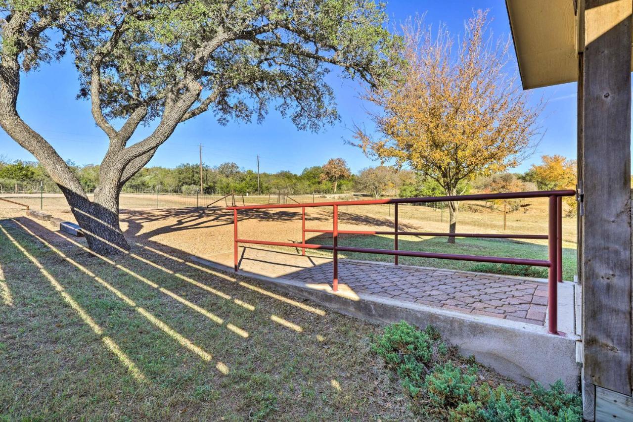 Cozy Fredericksburg Studio Near Wineries! Екстер'єр фото